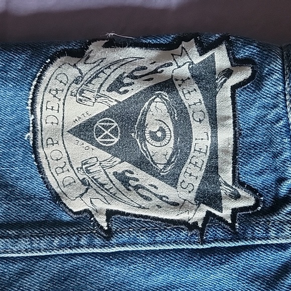 Drop Dead size Large studded denim vest - Picture 5 of 5